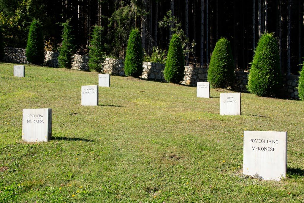 cippi nel sacrario del monte baldo