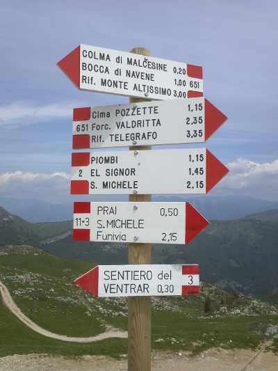 segnaletica dei sentieri del monte baldo